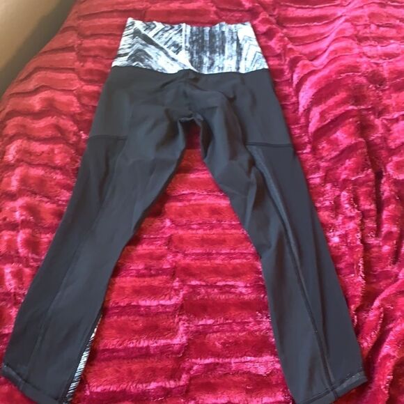 LULULEMON Hot to Street Crop Heat Wave Black White Size 2 - Picture 4 of 7
